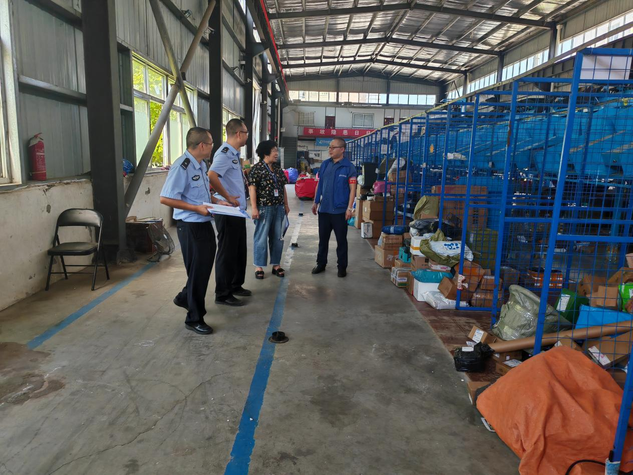 潼南局联合多部门开展寄递渠道安全保障...
